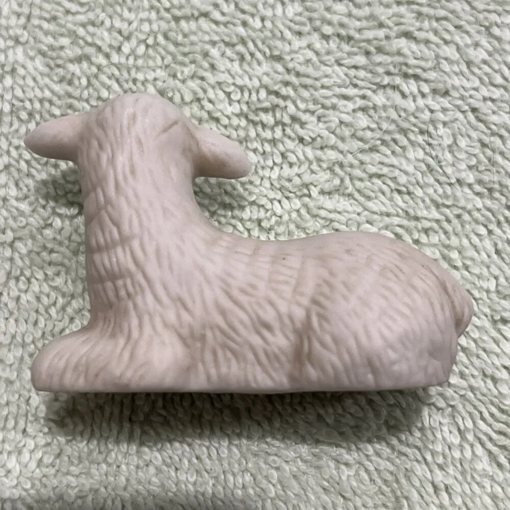 Vintage Unidentified Porcelain COW SHEEP Nativity Replacement Pieces Porcelain